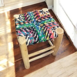 Tabouret en bois & tissu Boucherouite