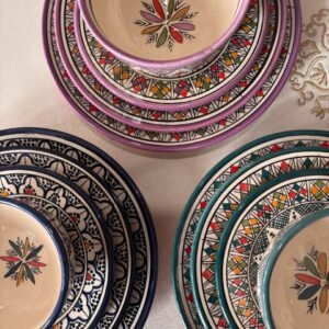 Assiettes artisanales peintes à la main