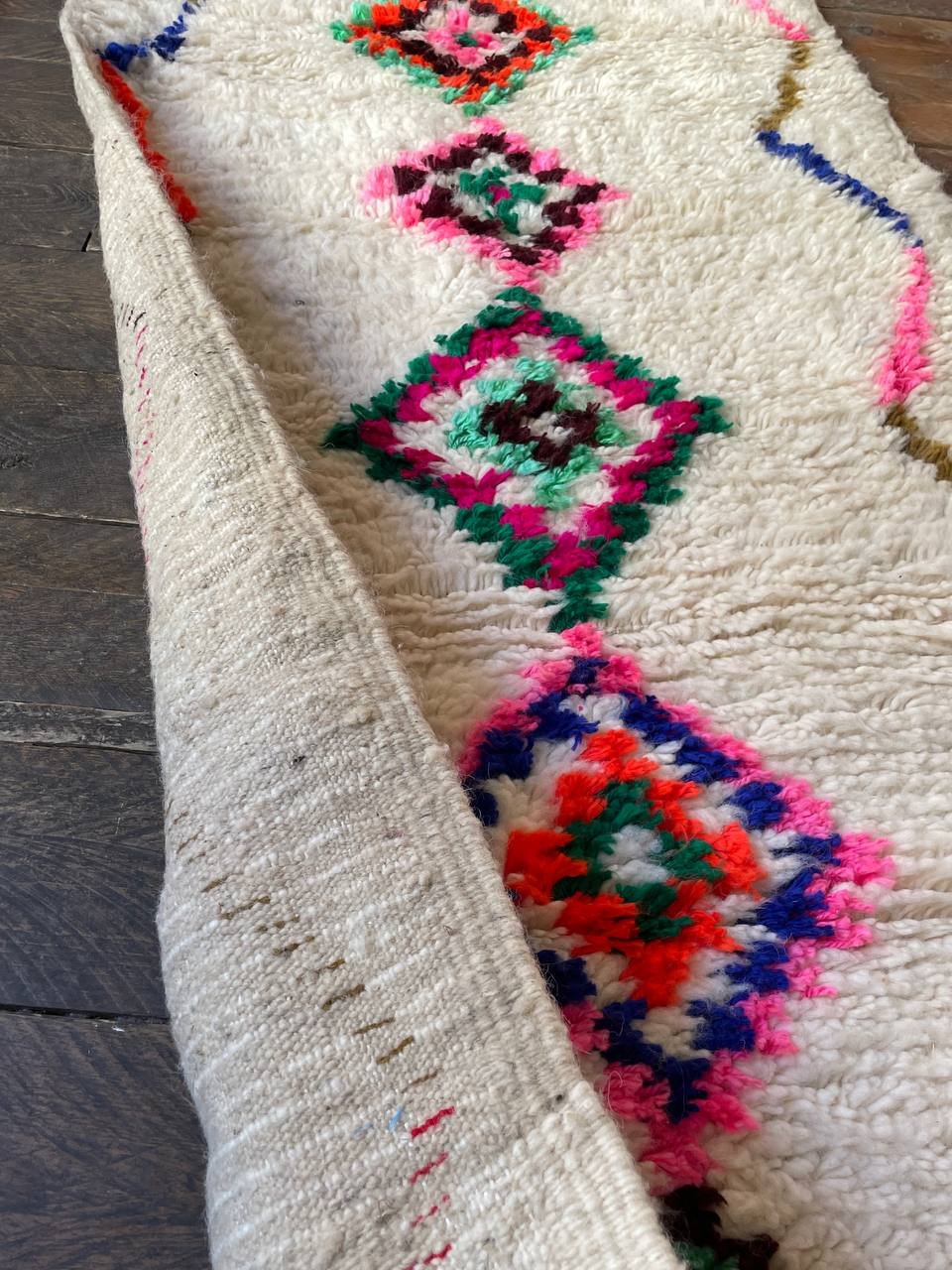 Tapis berbere coloré couloir montpellier