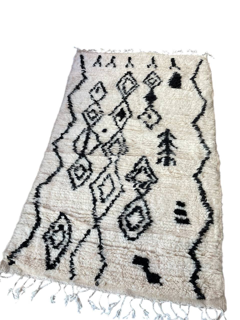 Tapis marocain noir et blanc